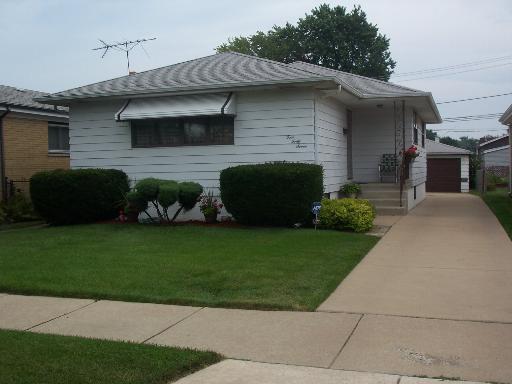 447 Mackinaw Ave., Calumet City, IL 60409