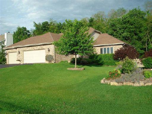 9394 Forest Ridge Dr., Roscoe, IL 61073