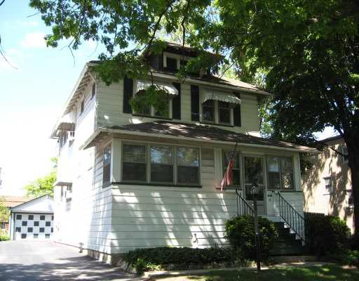 8 W Kenilworth Ave., Villa Park, IL 60181