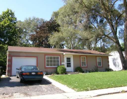 243 Rivers View Dr., Carpentersville, IL 60110