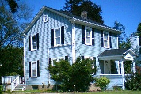 910 Augusta Ave., Elgin, IL 60120