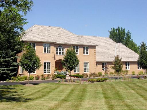 9 Woodbury Ct., South Barrington, IL 60010
