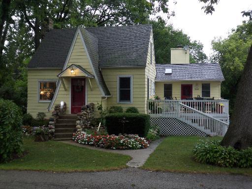 28570 W Lindbergh Dr., Barrington, IL 60010