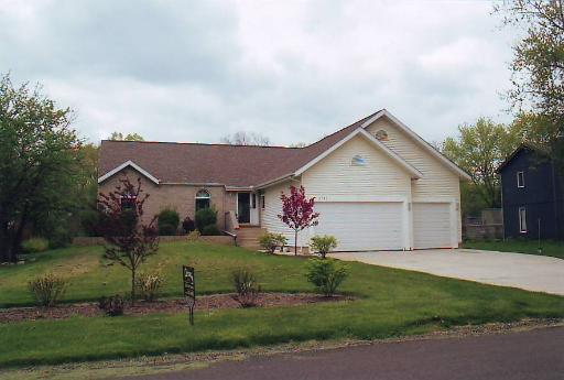 2311 Colby Dr., Mchenry, IL 60050