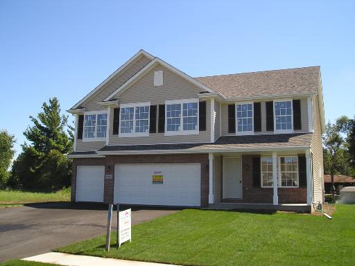 4505 Woodcrest Ln., Roscoe, IL 61073