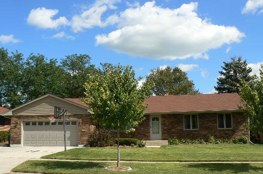 1606 Carlisle Ln., Dekalb, IL 60115