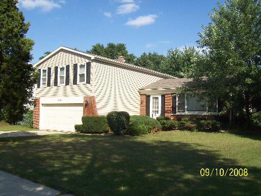 6S111 Park Meadow Dr., Naperville, IL 60540