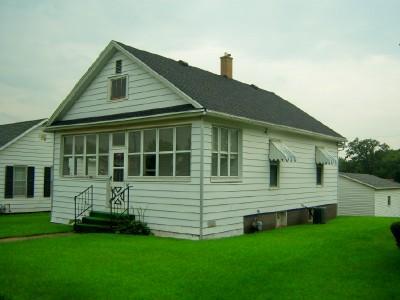 215 Johnson St., Utica, IL 61373