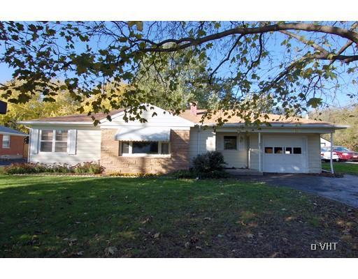 521 Barrington Ave., East Dundee, IL 60118