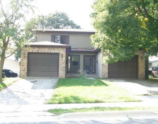 15 Grove St., Carpentersville, IL 60110