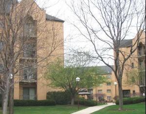 7420 W Lawrence Ave. #301, Harwood Heights, IL 60706
