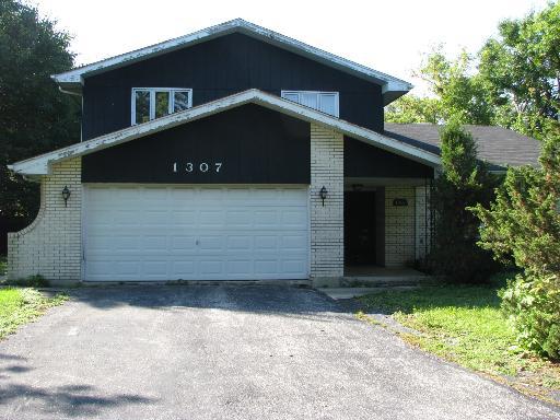 1307 W Plainfield Rd., La Grange, IL 60525