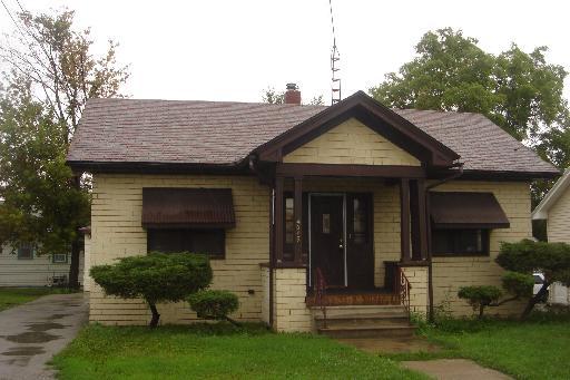 649 N Highland Ave., Aurora, IL 60506