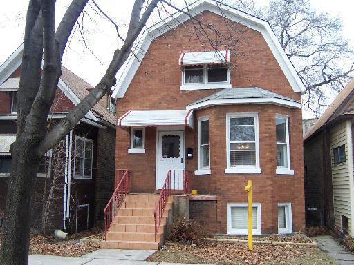 2704 W Nelson St., Chicago, IL 60618