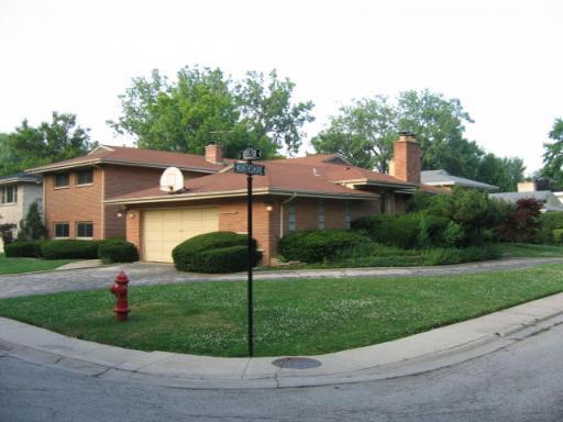 6701 N Keeler Ave., Lincolnwood, IL 60712
