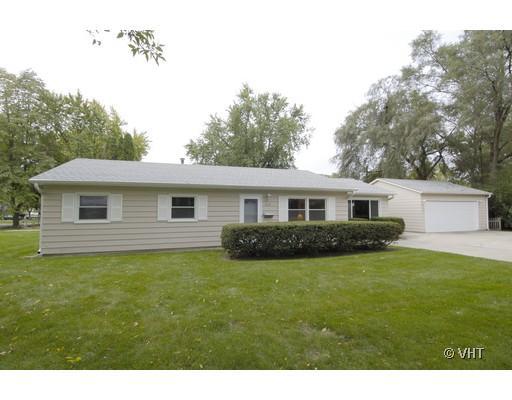 312 N Arrowhead St., North Aurora, IL 60542