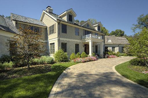 8 S Bristol Rd., Northfield, IL 60093