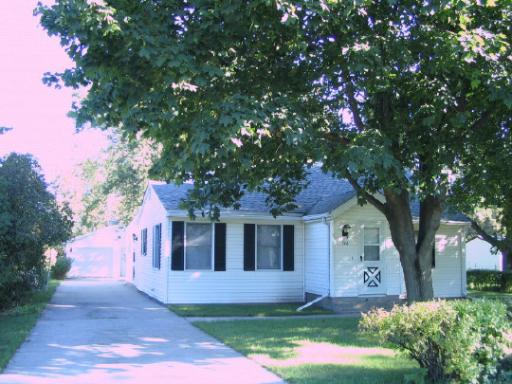 916 Evans Ave., Machesney Park, IL 61115