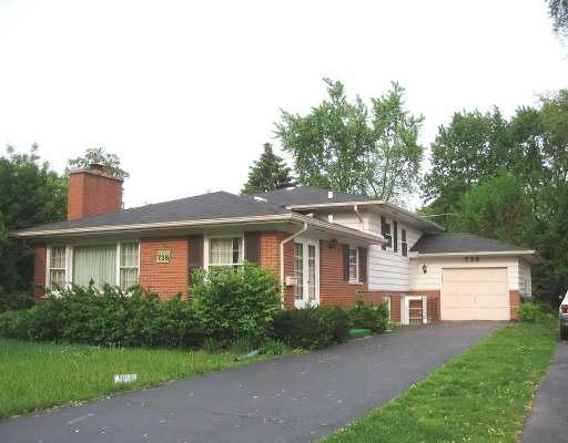 736 S Arlington Heights Rd., Arlington Heights, IL 60005