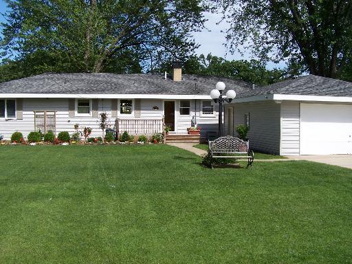 2212 W Riverside Dr., Mchenry, IL 60050