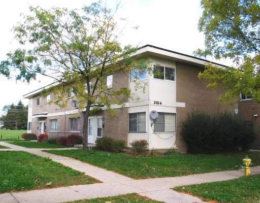 2034 Williamsburg Dr., Waukegan, IL 60085