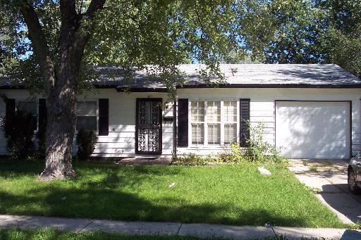 209 Fremont Ave., Romeoville, IL 60446