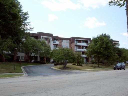 3350 N Carriageway Dr. #202, Arlington Heights, IL 60004