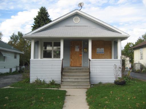 1516 Brookside Ave., Waukegan, IL 60085