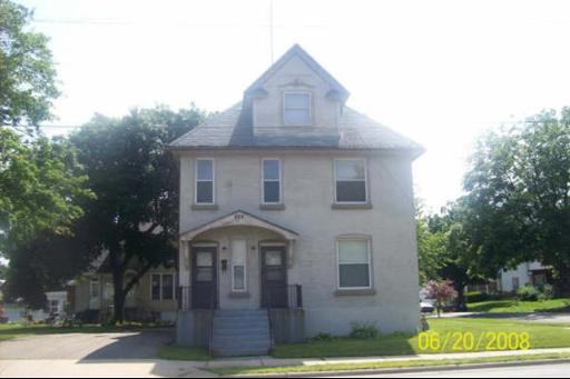 828 11th St., Rockford, IL 61104