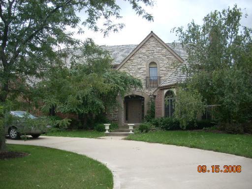 11653 Walnut Ct., Burr Ridge, IL 60527