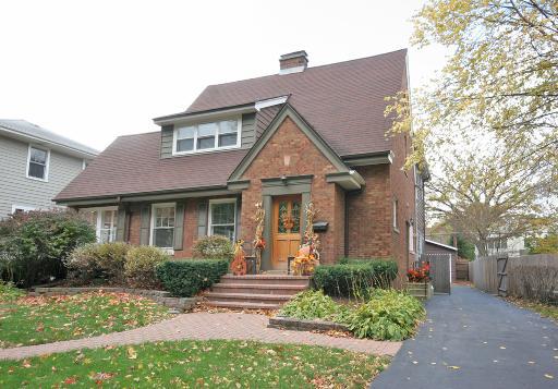 18 Drexel Ave., La Grange, IL 60525