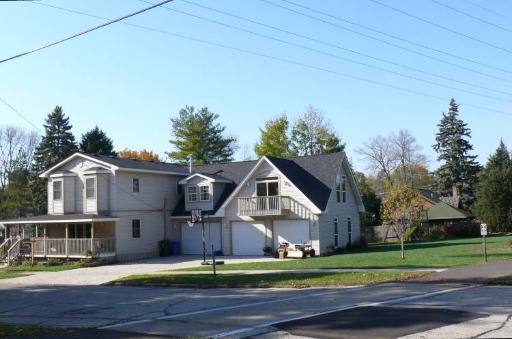 215 E 2nd St., East Dundee, IL 60118