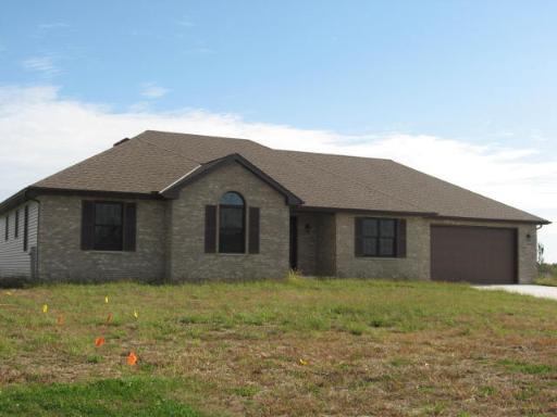 2780 Arrowhead Dr., Utica, IL 61373