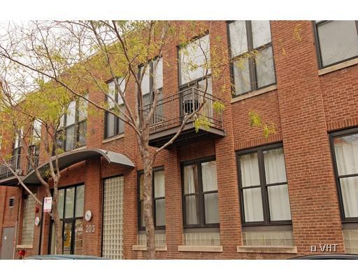 203 S Sangamon St. #205, Chicago, IL 60607