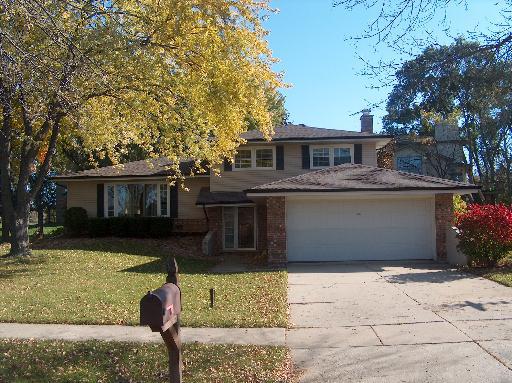 7721 Cherry Tree Ln., Willowbrook, IL 60527