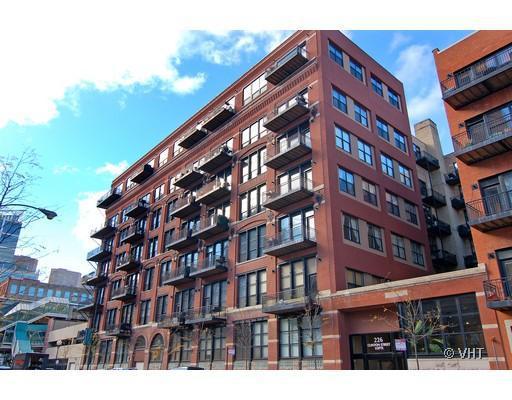 226 N Clinton St. #722, Chicago, IL 60661