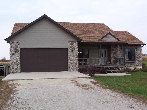 1819 Quail Hollow Rd., Steward, IL 60553