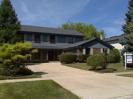 1704 Longmeadow Dr., Glenview, IL 60025
