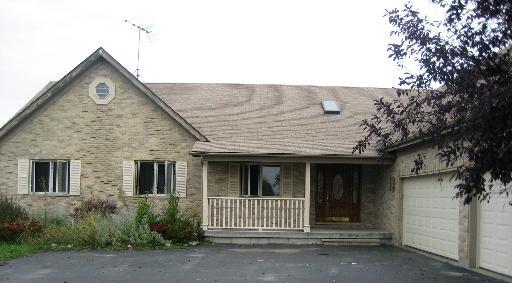 702 Suzanne Ct., Spring Grove, IL 60081