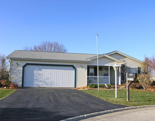 332 Belmont Ct., Grayslake, IL 60030