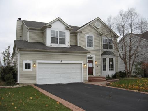 9 Heron Ct., Lake In The Hills, IL 60156