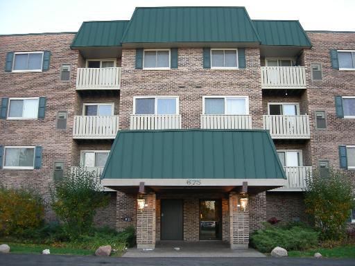 675 Grove Dr. #105, Elk Grove Village, IL 60007