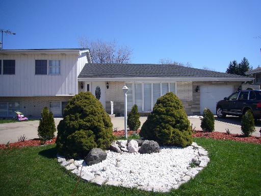 9403 Clancy Dr., Des Plaines, IL 60016