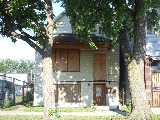 8102 S Brandon Ave., Chicago, IL 60617
