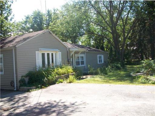 7571 Old River Rd., Rockford, IL 61103