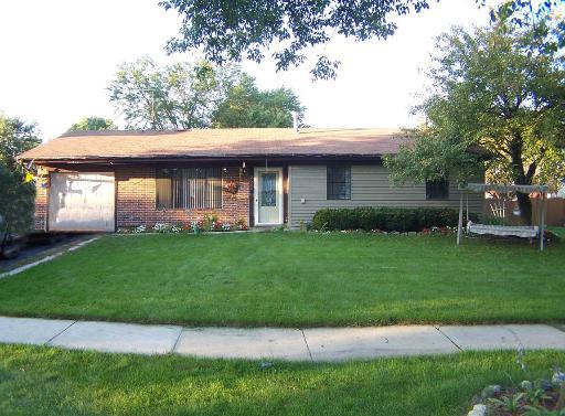 2300 Waterfall Ln., Hanover Park, IL 60133