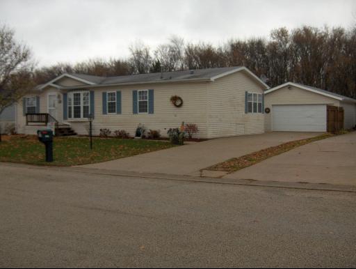 8703 Springwood Ct., Roscoe, IL 61073