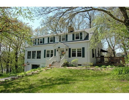 416 Warwick Rd., Barrington, IL 60010