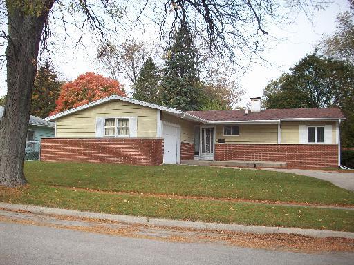 131 Warren Pl., Dekalb, IL 60115