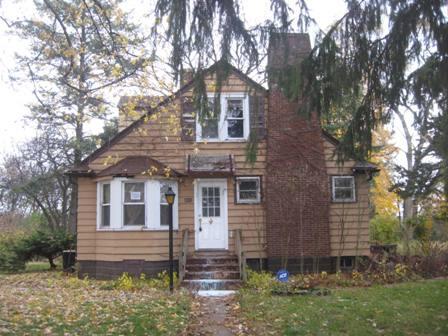 1130 Summit St., Elgin, IL 60120